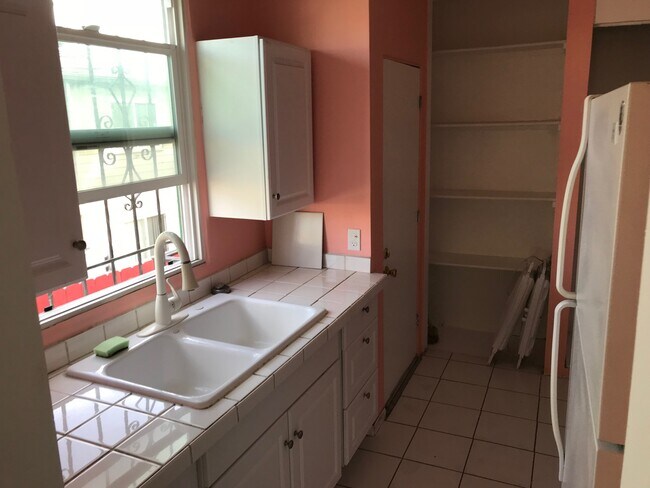 Photo - 2751 Broadway