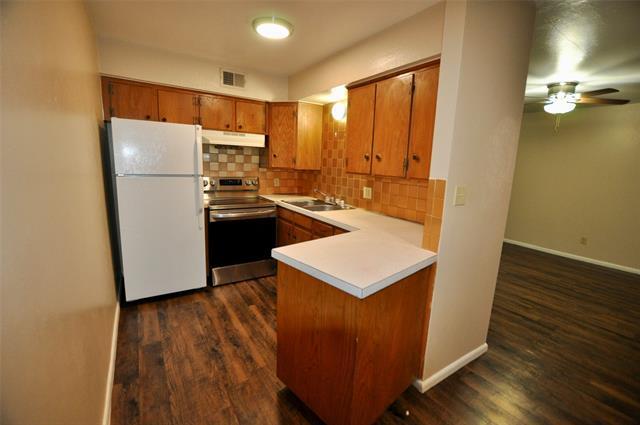 Photo - 202 E Oak St Unit 12