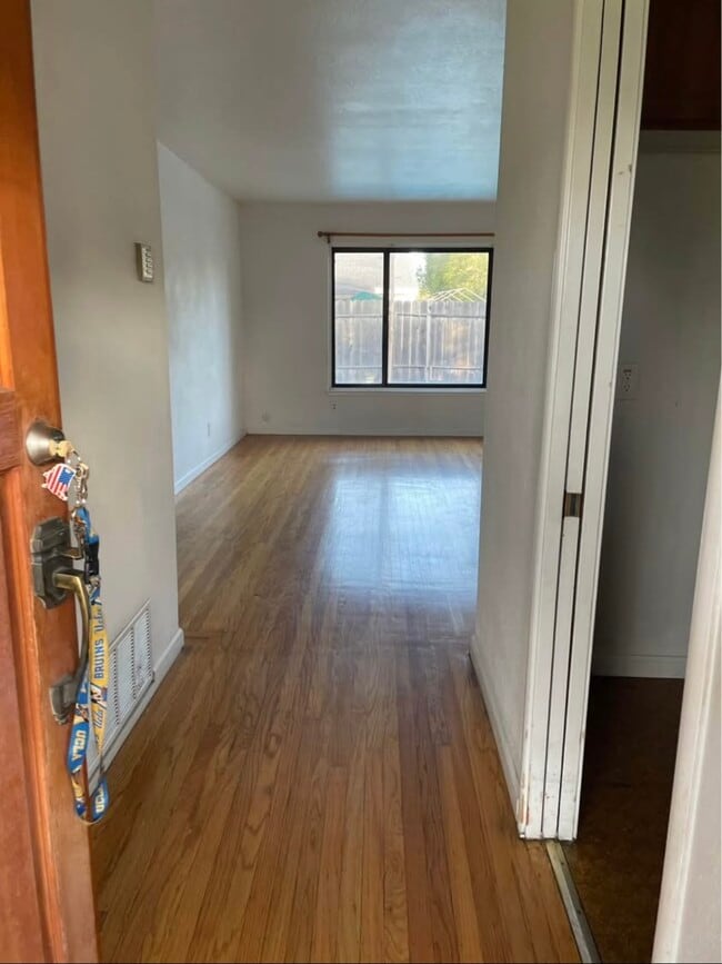 Photo - 4623 Goya Pky