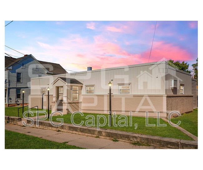 Building Photo - 477 High St