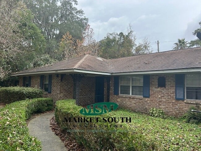 Photo - UPDATED MIDTOWN BEAUTY!!