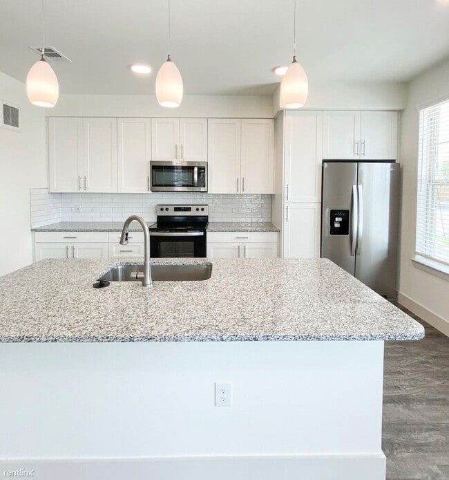 Photo - 2 br, 2 bath Condo - 2352 Westinghouse Rd ...