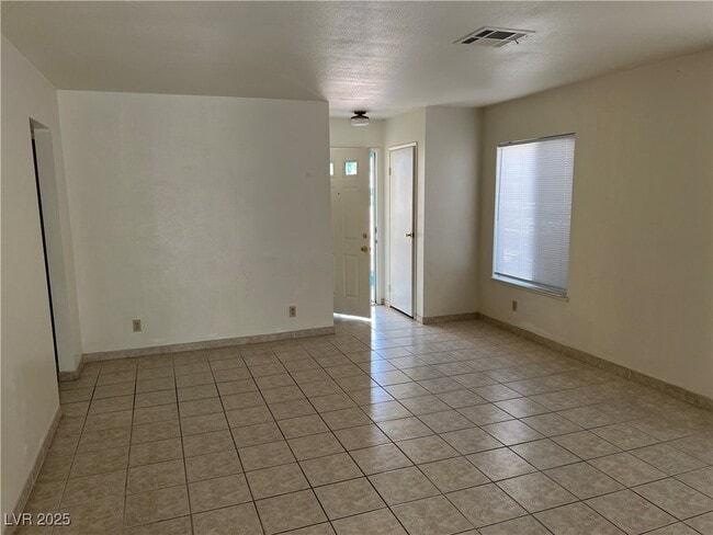 Photo - 1628 Starridge Way