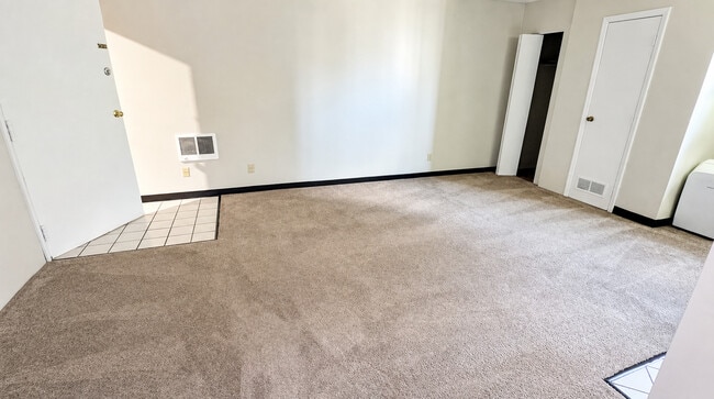 Studio - Oakland Apartments