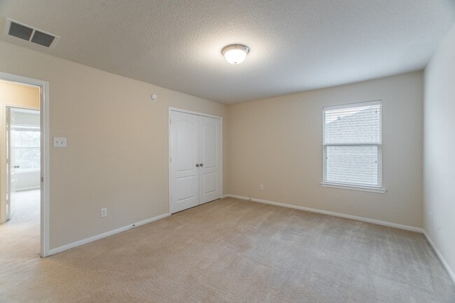 Photo - 78 E Heritage Mill Cir