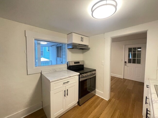 Building Photo - 33 Malvern St Unit 2