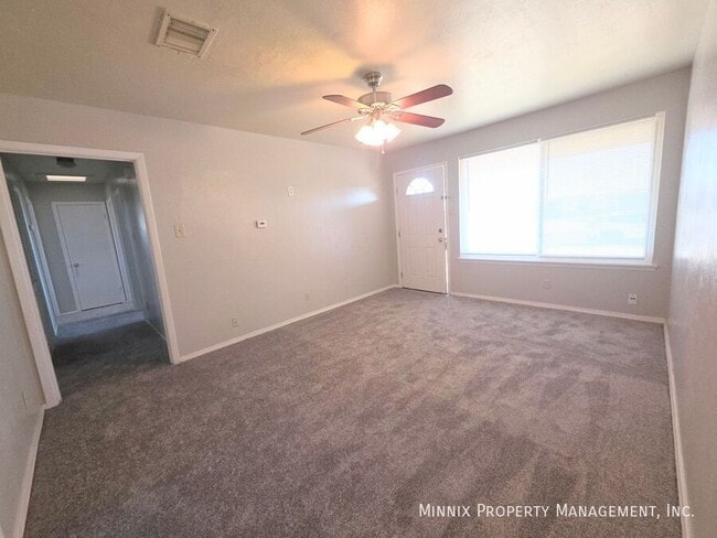 Photo - 4610 Storey Ave