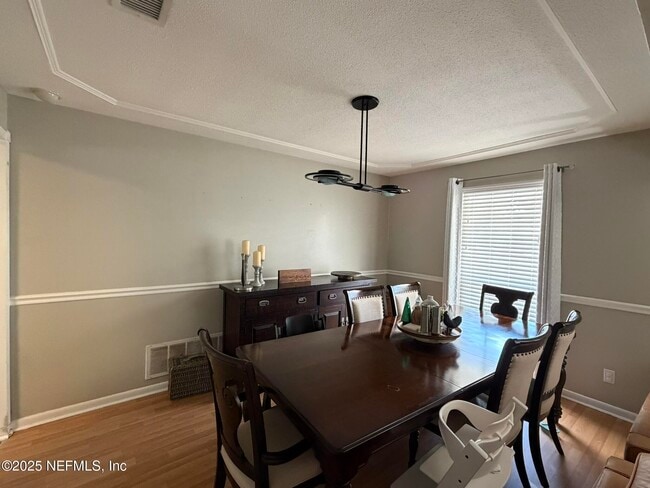 Photo - 3671 Red Oak Cir W