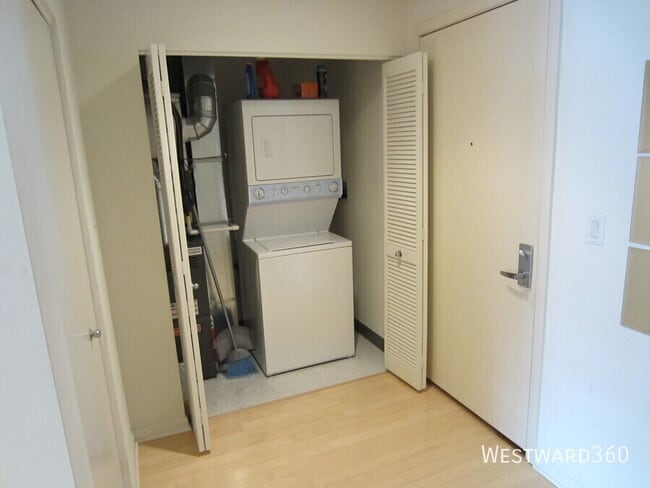 Photo - 225 S Sangamon-605 Unit 605