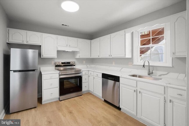 Photo - 6306 Leapley Rd