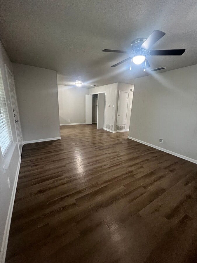 RENOVATED DUPLEX - RENOVATED DUPLEX Apartment Unit 3702