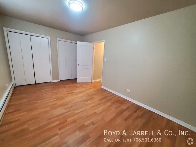 Building Photo - 9243 S Stony Island Ave Unit 092 433W Rental