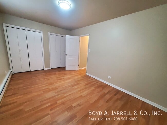 Building Photo - 9243 S Stony Island Ave Unit 092 433W Rental