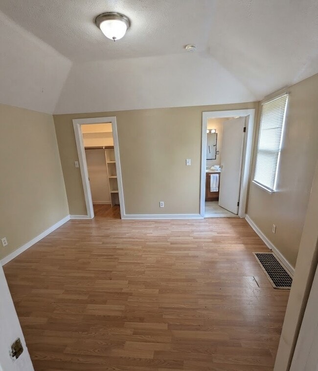 Photo - 212 Gates Ave