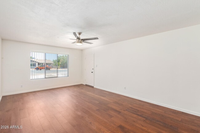 Photo - 108 W Balboa Dr