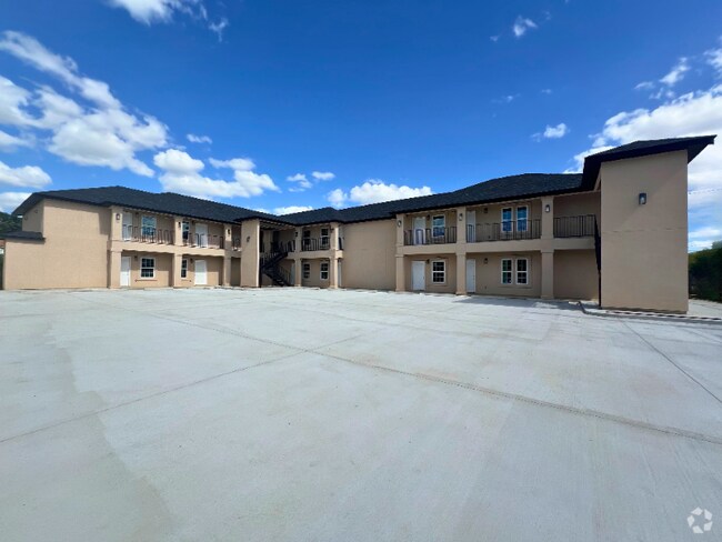 Building Photo - 1201 E Gustavus St Unit 6 Rental