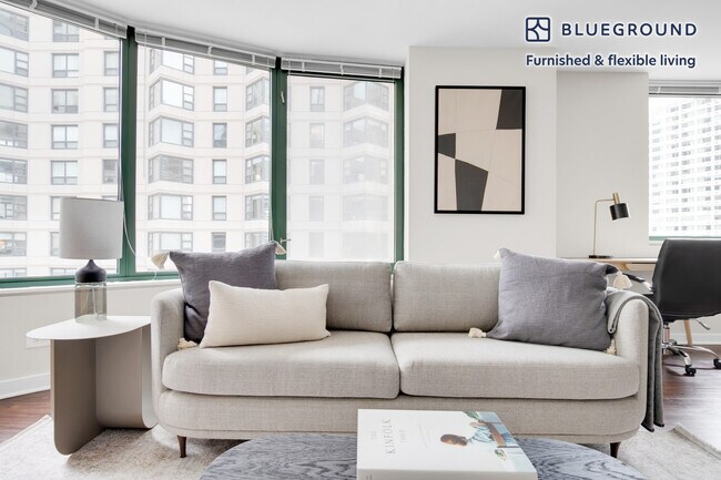 Photo - 420 E Ohio St Unit FL17-ID588