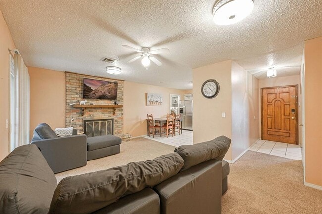 Photo - 1621 Kavel Dr