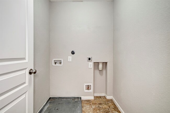 Photo - 5439 Baronet Dr