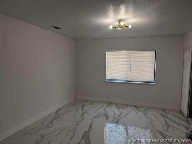 Photo - 160 SE 15th Ave