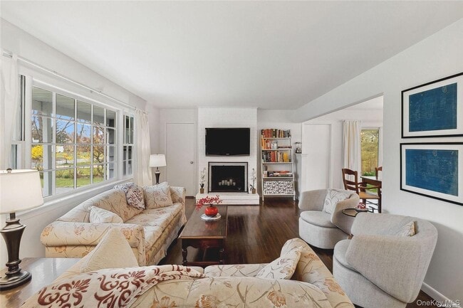 Photo - 990 3 Waters Ln