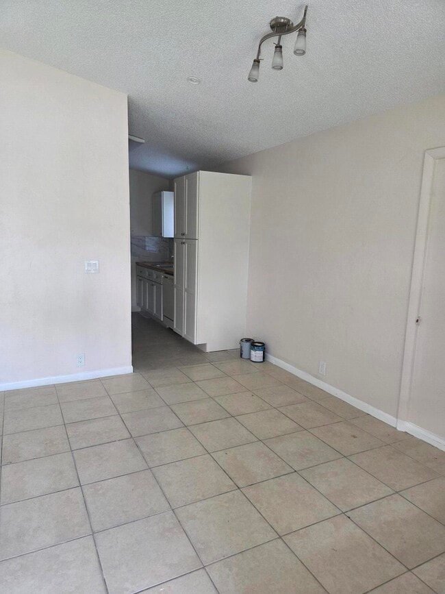 Photo - 112 SE 9th Ave