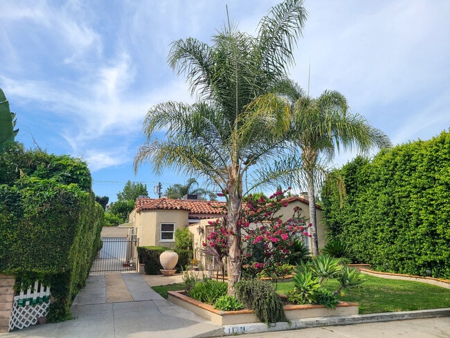 Photo - 11301 Blix St