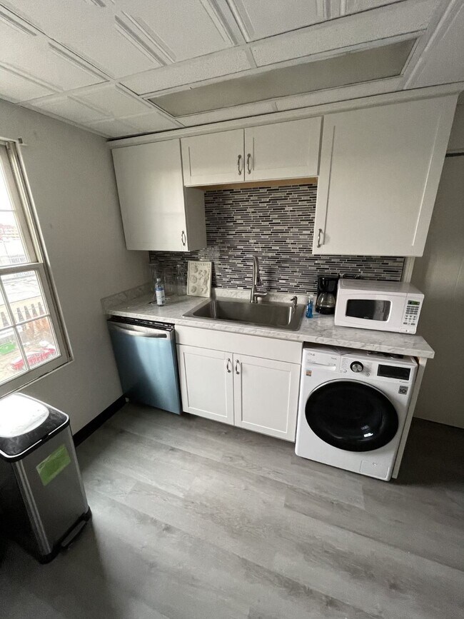 308 Benefit St