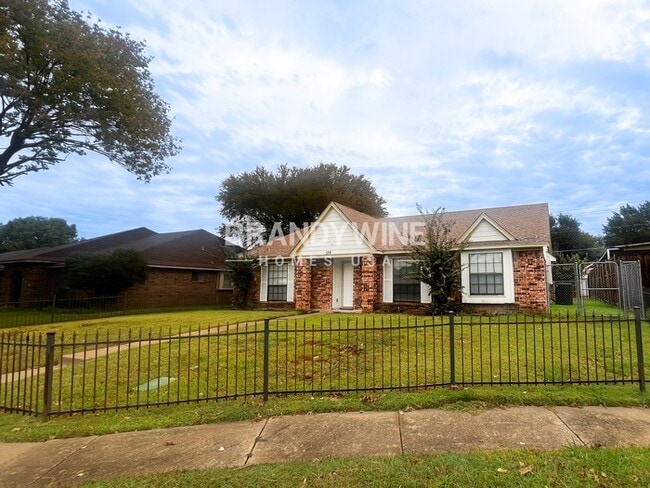 Photo - 129 E Bancroft Dr