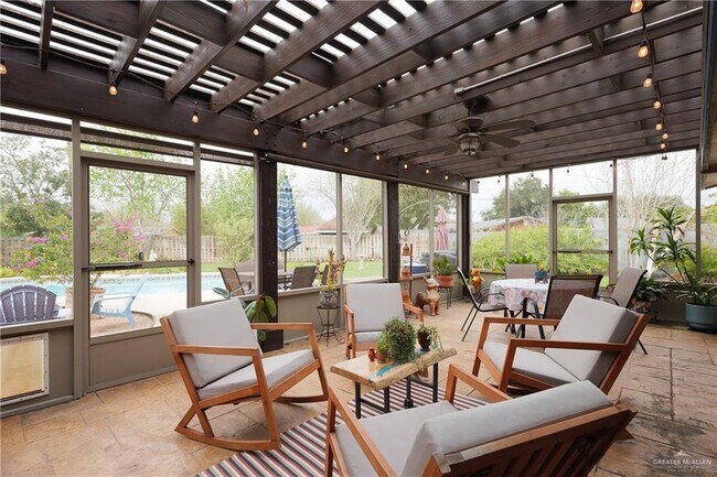 505 W Esperanza Ave