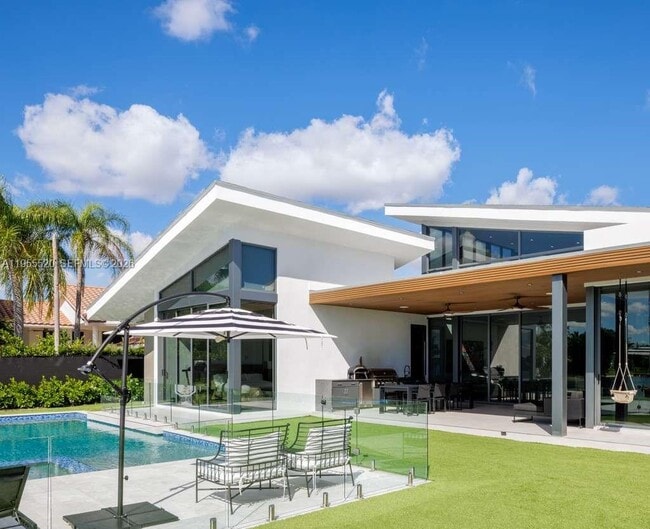 Photo - 1830 NE 193rd St