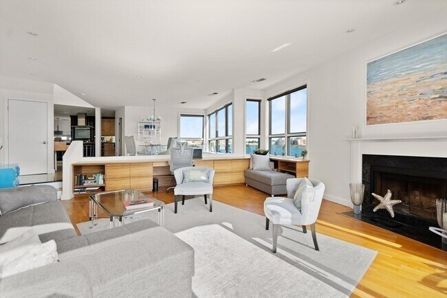 3 Pier 7 Unit 3