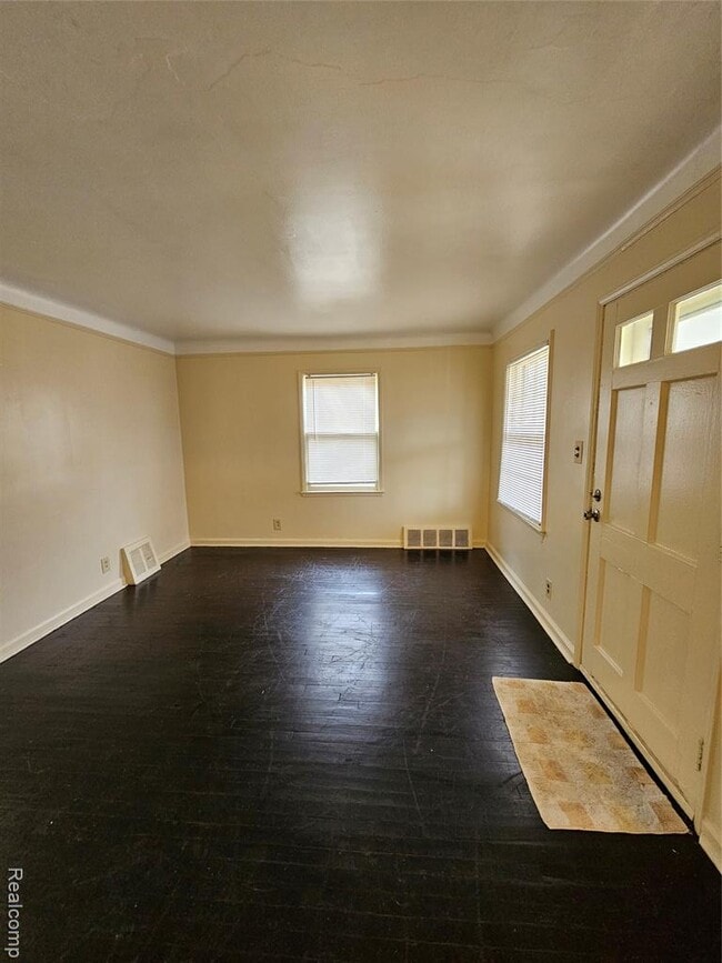 Photo - 11764 Beaconsfield St