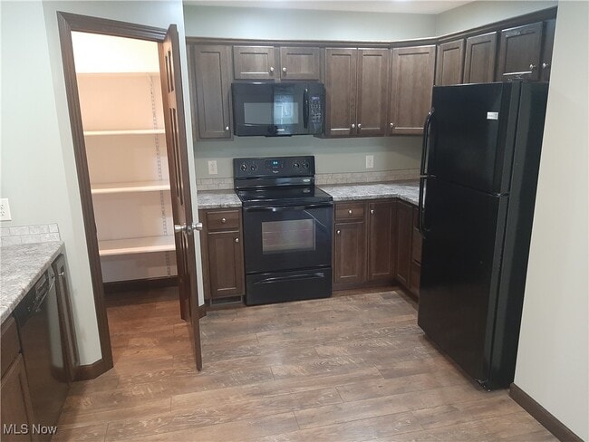 Photo - 110 N Kapitzky Dr