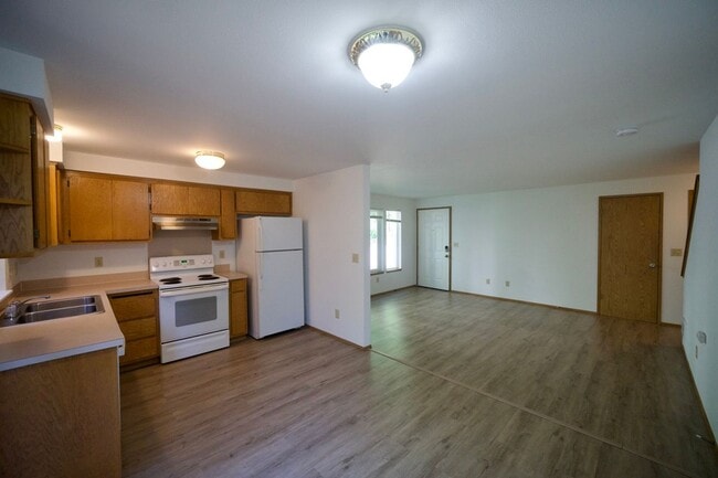 Photo - 5175 Unit B