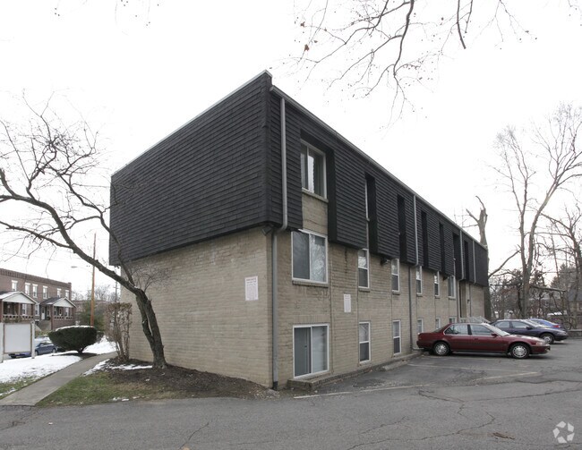 Photo - University Manor