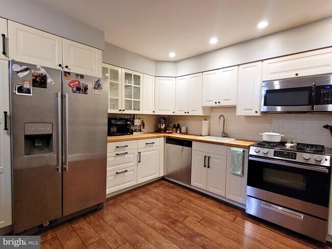 Photo - 1106 Lombard St