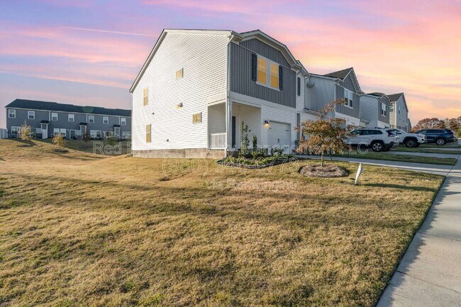 Photo - 2003 Old Rivers Rd