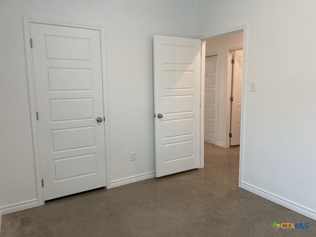 Building Photo - 3809 Hackberry Dr