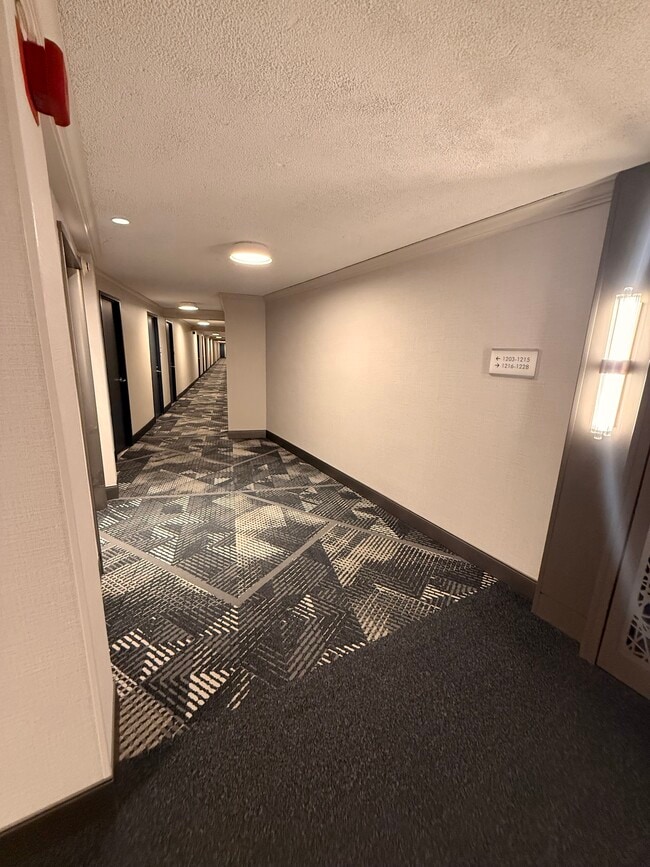 Photo - 10201 Grosvenor Pl Unit 1204a