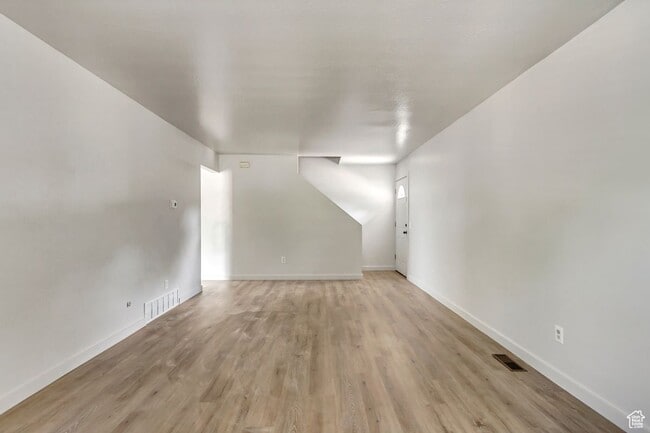 Photo - 505 Mansfield Ave S