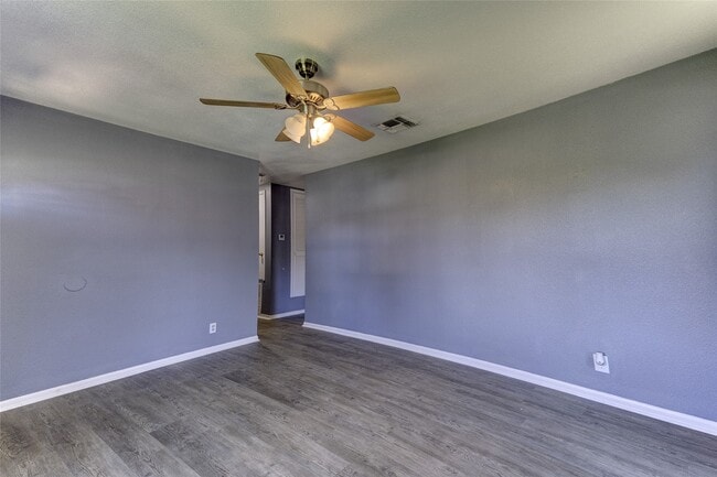 Photo - 1415 Phoenix Dr