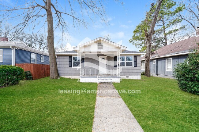 Building Photo - 610 16th Pl SW