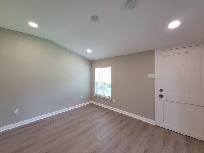 1107 Roosevelt