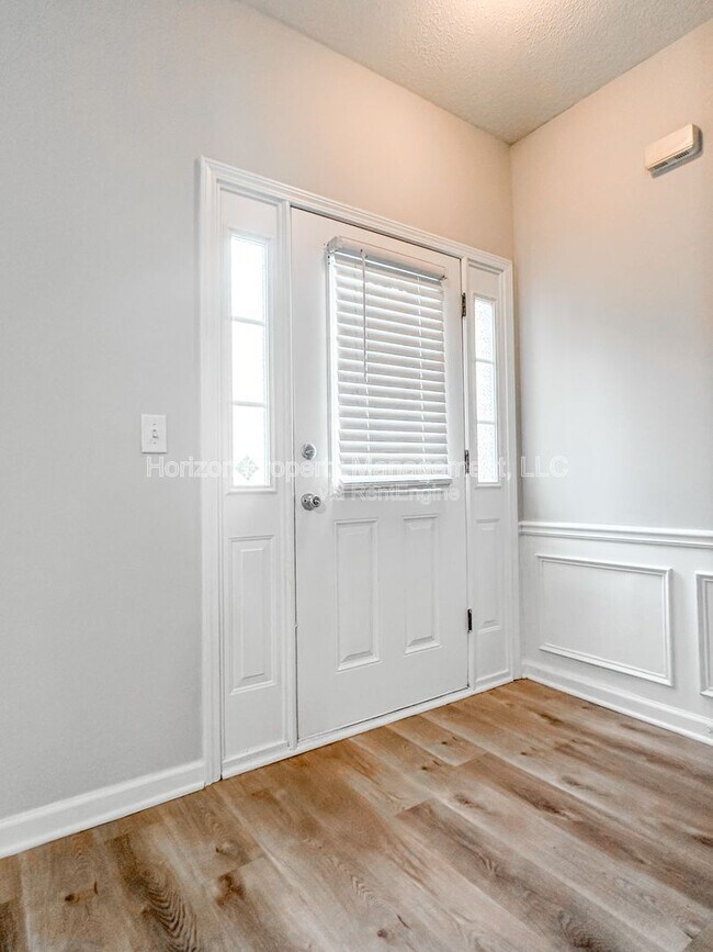 Photo - 139 Riverstone Commons Cir