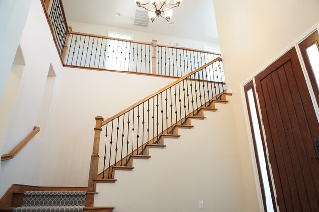 18261 Bautista Cir