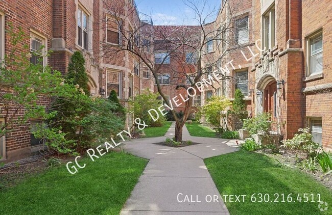 Building Photo - *** ROGERS PARK / 2 BDRM - 2 BTH CONDO / W... Unit 2D