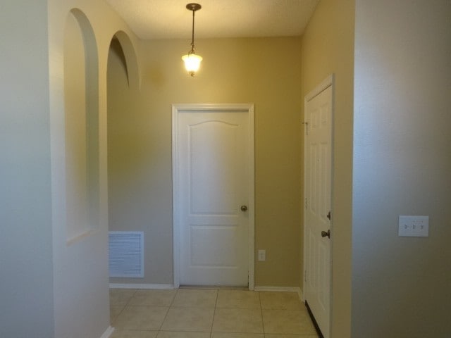 Photo - 523 Royal Ridge St