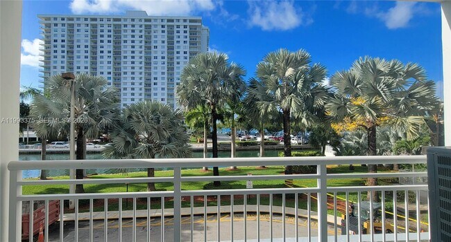 Photo - 400 Kings Point Dr Unit 220