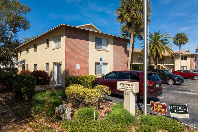 Oficina de arrendamiento - Golfview Apartments